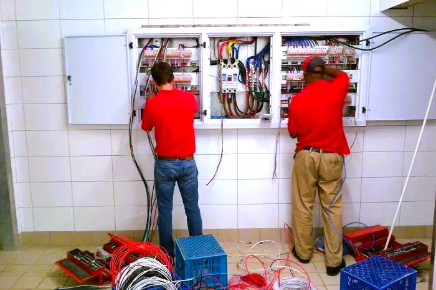 electrical contractor , electrical services, electrical maintenance, electrical repairs, electrical certificate of compliance, construction, rewiring, maintenance 24 hour electrician, 247 emergency electricians near me